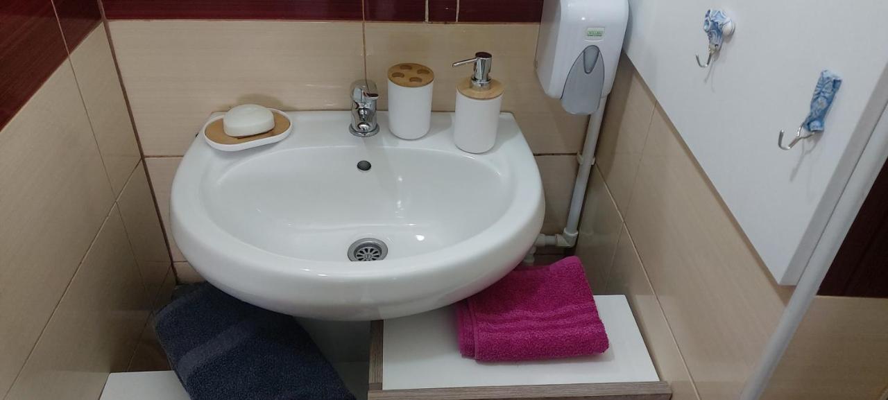 Square Apartment Парачин Екстериор снимка